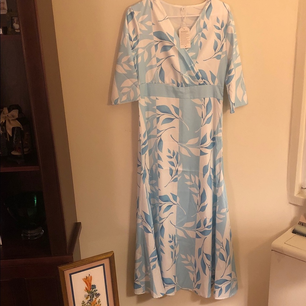 Elegant Blue and White Leaf Print Dress